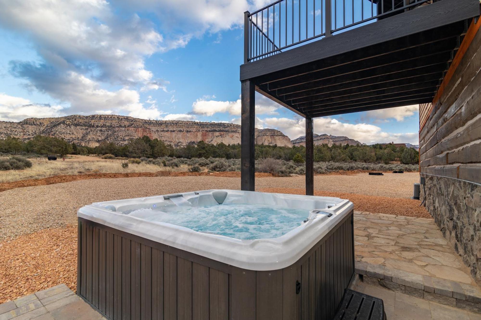 Red Canyon Casita-Brand New, Views, Hot Tub, Near Zion & Bryce Villa Orderville Exterior photo